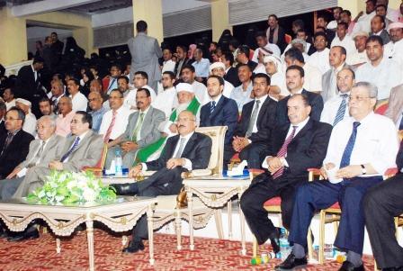 رئيس الجمهورية لدى حضوره الحفل الفني والخطابي أمس